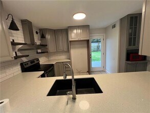 2010 Snowbird Dr in Harvey, LA - Building Photo - Building Photo