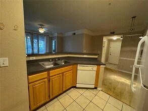 6685 Queens Borough Ave in Orlando, FL - Building Photo - Building Photo