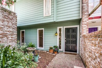 5 Dorado Dr in Friendswood, TX - Building Photo - Building Photo