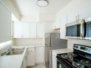 591 W Sherman St in Lebanon, OR - Building Photo - Building Photo