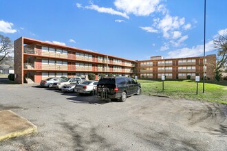 2450 Ketchum in Memphis, TN - Building Photo - Building Photo