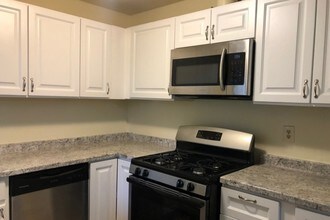 200 W Chestnut St, Unit 105 in Glendale, CA - Building Photo - Building Photo