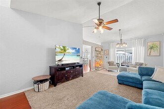 5371 NW 41st Way in Coconut Creek, FL - Foto de edificio - Building Photo