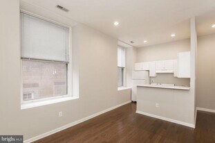 145 S 13th St in Philadelphia, PA - Building Photo