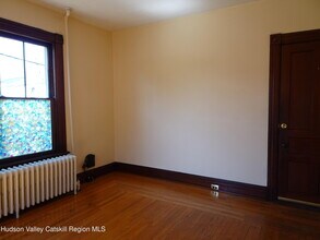 34 8th St in Hudson, NY - Building Photo - Building Photo