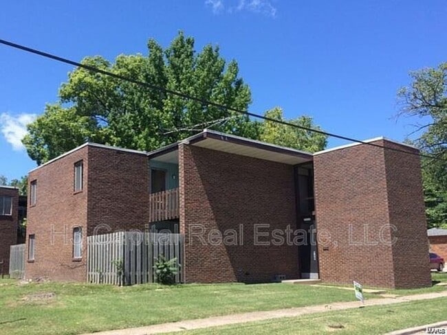 property at 121 St Louis Rd
