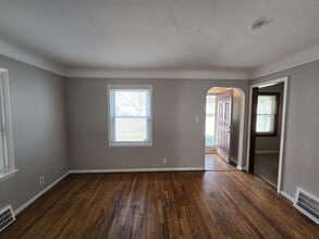 19700 Kenosha St in Harper Woods, MI - Building Photo - Building Photo