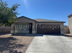 327 Impala Ct in Casa Grande, AZ - Building Photo