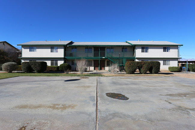 College Heights Apartments in Ridgecrest, CA - Building Photo - Building Photo