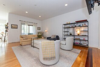 769 Heath St in Brookline, MA - Building Photo - Building Photo