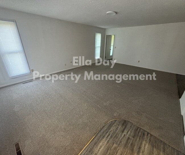 2006 S White Oak Dr in Wichita, KS - Building Photo - Building Photo