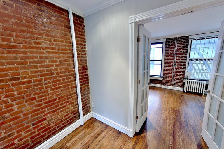 221 E 23rd St in New York, NY - Building Photo