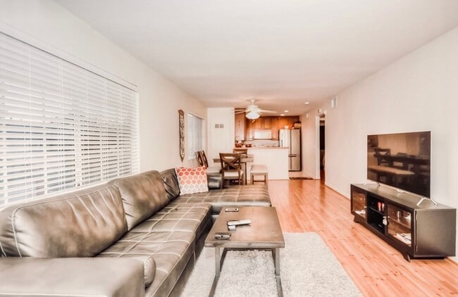 1215 N San Gabriel Ave in Azusa, CA - Building Photo - Building Photo