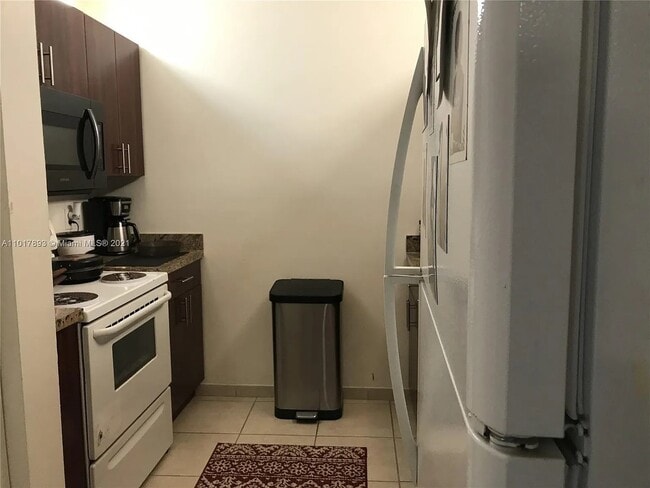 8260 SW 210th St, Unit 311 in Cutler Bay, FL - Building Photo - Building Photo