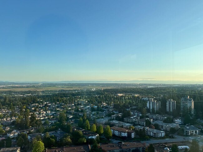 6537 Telford Ave in Burnaby, BC - Building Photo - Building Photo