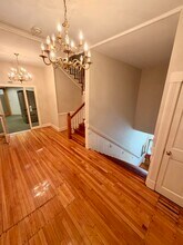 69 S Pleasant St in Amherst, MA - Foto de edificio - Building Photo