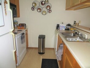 Altoona Park Apartments in Altoona, IA - Building Photo - Building Photo