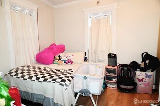 341 Crows Mill Rd in Woodbridge Township, NJ - Building Photo - Building Photo