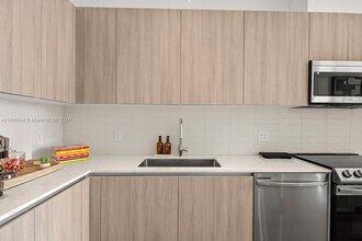2800 SW 27th Terrace in Miami, FL - Building Photo - Building Photo