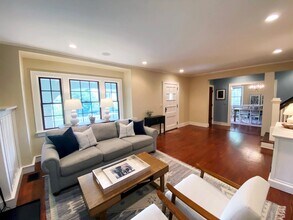 6 Summit Ave in Larchmont, NY - Building Photo - Building Photo