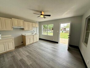 645 W Fronton St, Unit #1 in Brownsville, TX - Building Photo - Building Photo