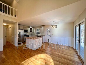 212 Appleton Dr in Sylva, NC - Foto de edificio - Building Photo