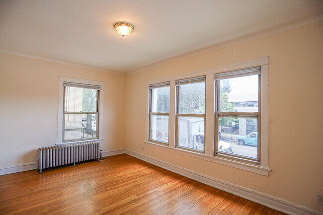 4821 N Kimball Ave, Unit #3B in Chicago, IL - Building Photo - Building Photo