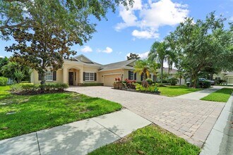7806 Drayton Cir in Bradenton, FL - Building Photo - Building Photo