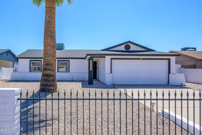 3731 E Janice Wy in Phoenix, AZ - Building Photo - Building Photo