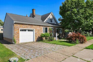 50 Chestnut St in Woodbridge Township, NJ - Building Photo