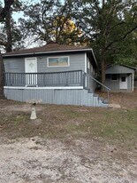 5958 Skylane Dr in Montgomery, TX - Building Photo