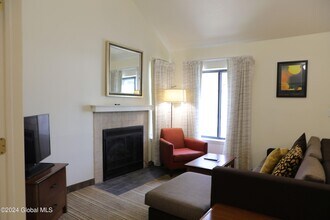 5 Residence Inn Dr-Unit -204 in Latham, NY - Building Photo - Building Photo