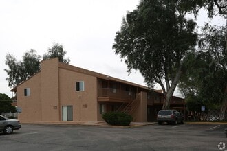Jerrie Street Apartments in Tucson, AZ - Foto de edificio - Building Photo
