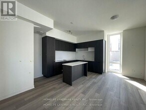 5 Steckley House Ln in Richmond Hill, ON - Building Photo - Building Photo