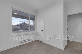 3576 Silver Wy in West Kelowna, BC - Building Photo - Building Photo