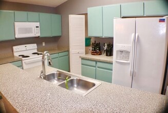 135 Bailey Cir in Davenport, FL - Building Photo - Building Photo