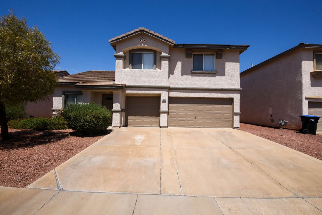 1054 Las Palmas Entrada Ave in Henderson, NV - Building Photo