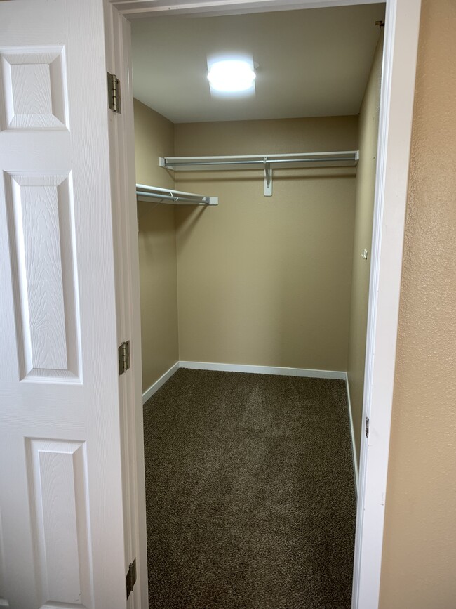 33 S Boulder Cir, Unit 1700 month in Boulder, CO - Building Photo - Building Photo