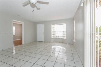 5725 Boynton Cove Way in Boynton Beach, FL - Building Photo - Building Photo