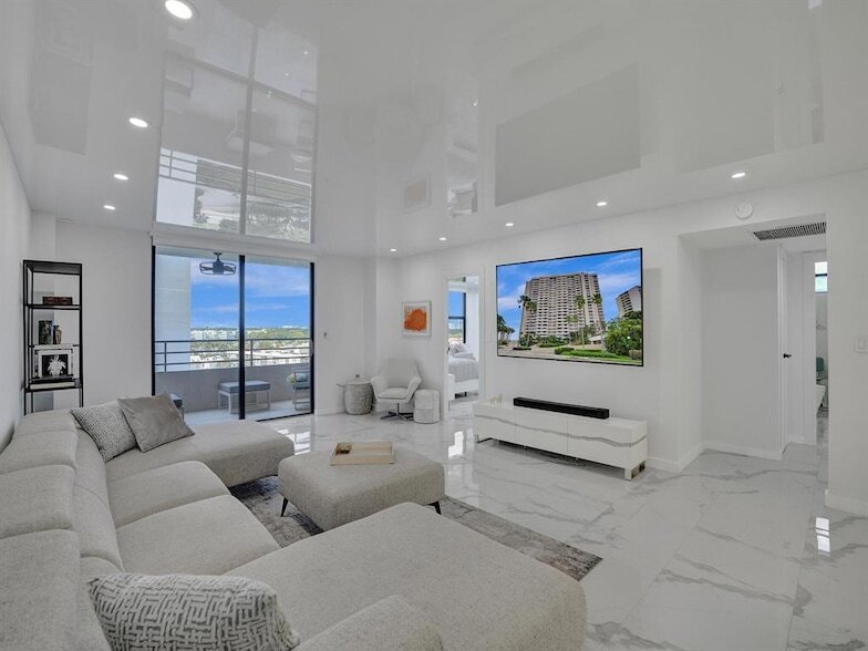 2500 Parkview Dr, Unit 1112 in Hallandale Beach, FL - Foto de edificio