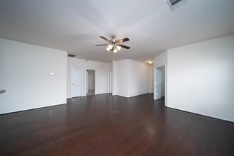 26 Palmdale Ln in Manvel, TX - Building Photo - Building Photo