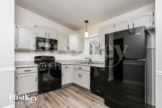 855 Windemere Ave in Des Peres, MO - Building Photo - Building Photo