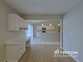 10206 Deepbrook Dr in Riverview, FL - Building Photo - Building Photo