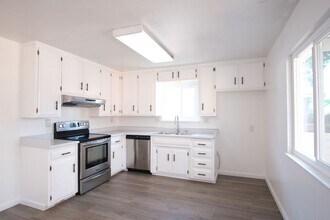 1949 Shushan Dr in Ceres, CA - Building Photo - Building Photo