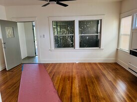 1452 N Gardner St in Los Angeles, CA - Building Photo