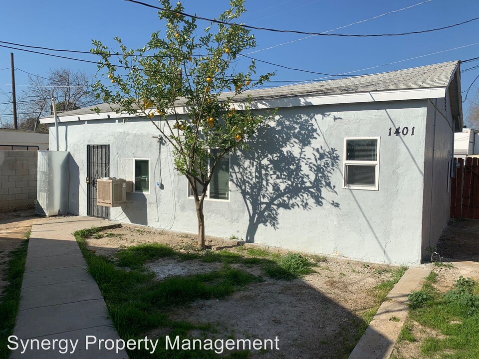 1401 Yosemite Dr in Bakersfield, CA - Foto de edificio