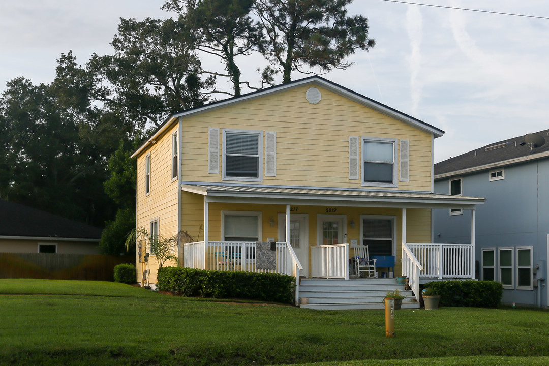 2217 Pine Pl in Neptune Beach, FL - Building Photo