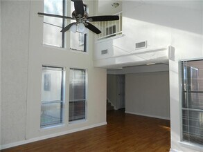 8607 Fathom Cir in Austin, TX - Building Photo - Building Photo