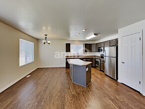 2484 W 1325 N in Layton, UT - Building Photo - Building Photo