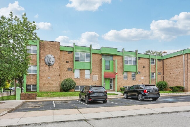Marshall Square Apartments in Philadelphia, PA - Foto de edificio - Building Photo
